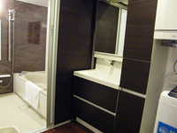 バス/トイレ別！独立した洗面台